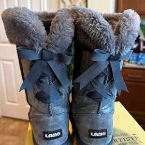 Lamo Charcoal Grey Suede Boots with Plush Lining Bows 7.5